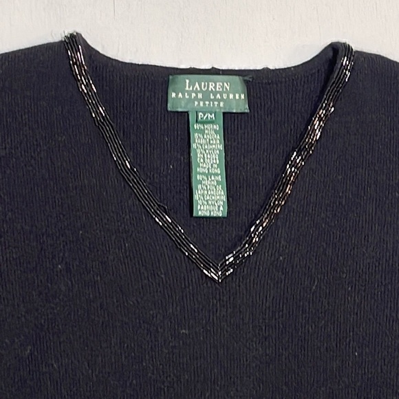 VINTAGE Lauren Ralph Lauren Woman Black V Neck Wool Sweater Size Petite P/M - Picture 2 of 10